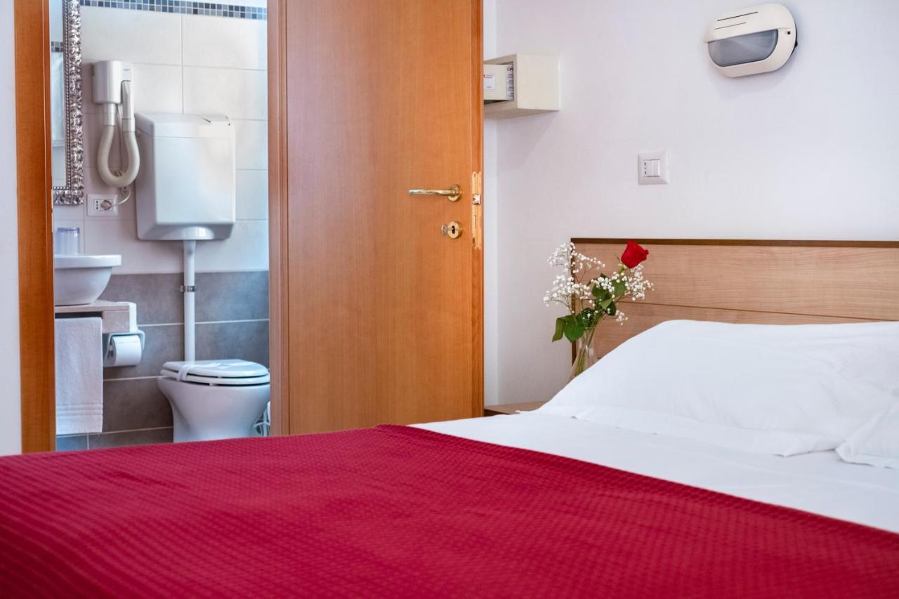 Hotel Ravello Adults Only Римини Экстерьер фото
