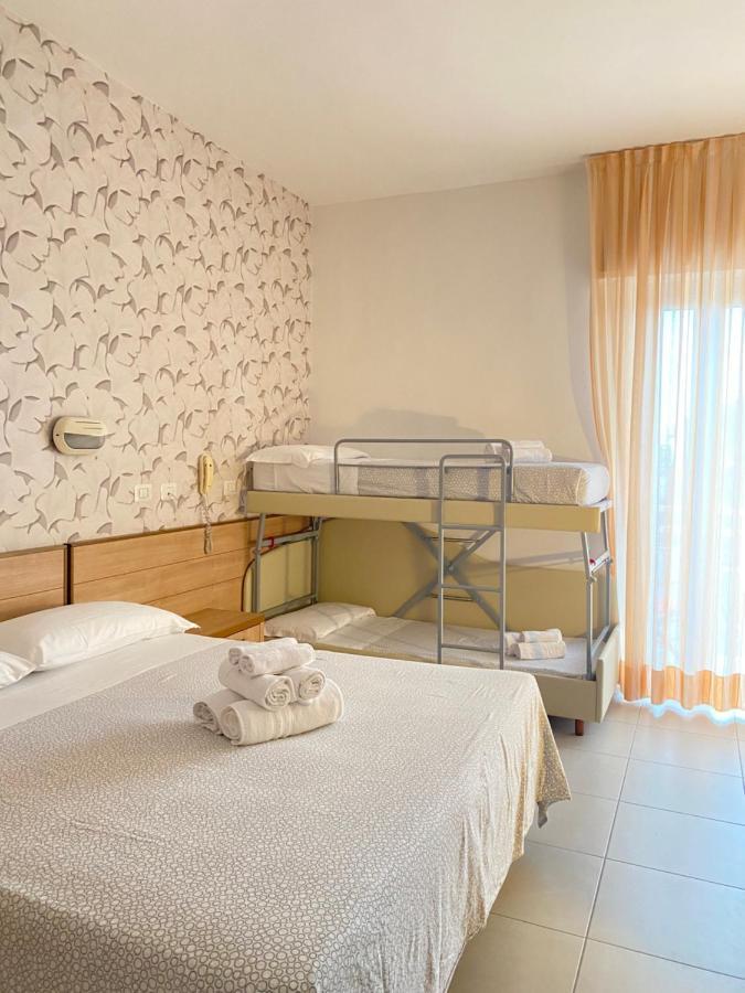 Hotel Ravello Adults Only Римини Экстерьер фото