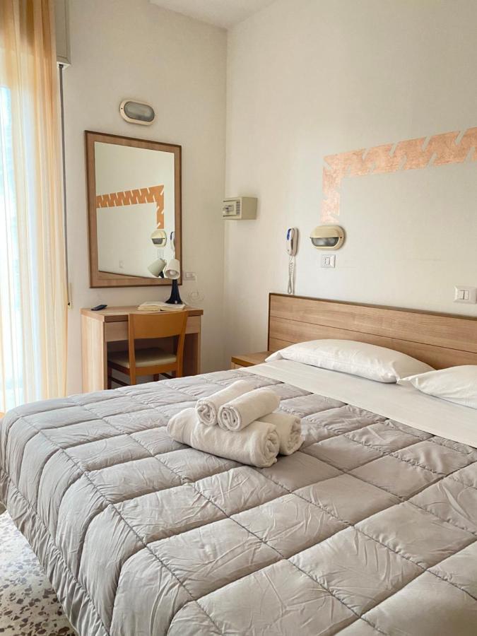 Hotel Ravello Adults Only Римини Экстерьер фото