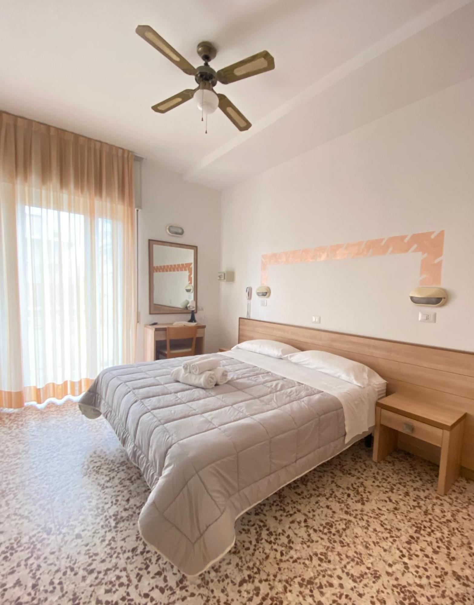 Hotel Ravello Adults Only Римини Экстерьер фото