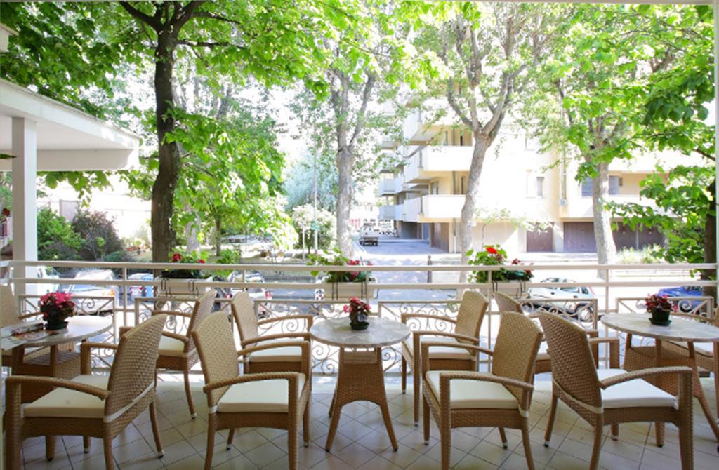 Hotel Ravello Adults Only Римини Экстерьер фото