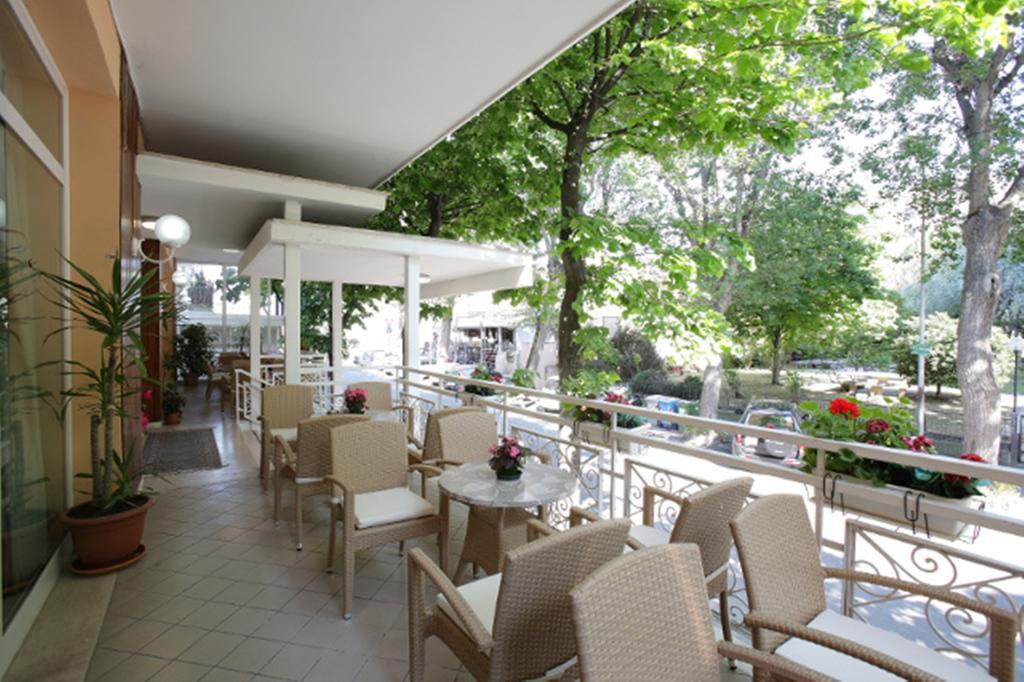 Hotel Ravello Adults Only Римини Экстерьер фото