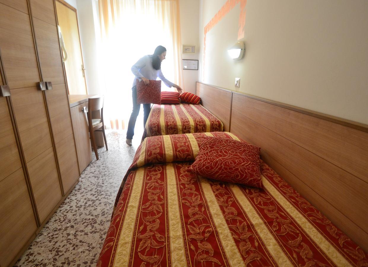 Hotel Ravello Adults Only Римини Экстерьер фото