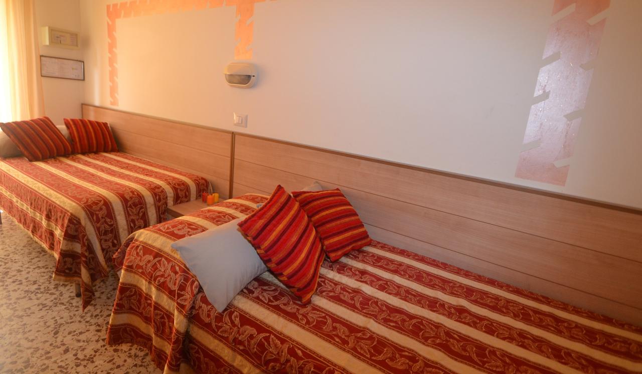 Hotel Ravello Adults Only Римини Экстерьер фото