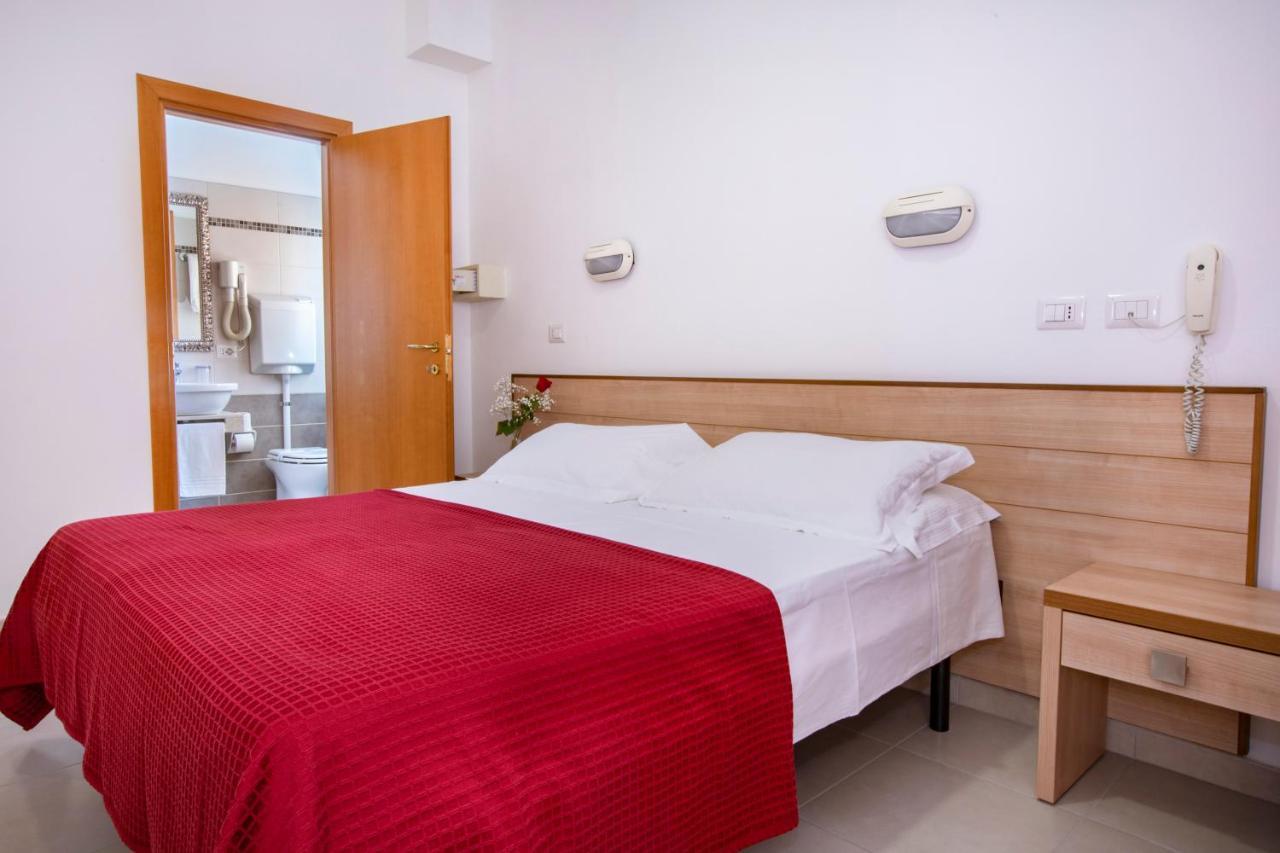 Hotel Ravello Adults Only Римини Экстерьер фото